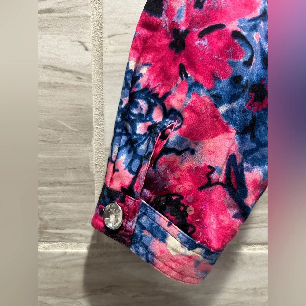 Laura Ashley Pink Blue
Watercolor Floral Blazer W/Rhinestone
Buttons Size Large - Picture 6 of 8